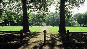 Queen Square, c 2005 (Destination Bristol).