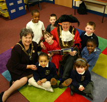 Lord Mayor Cllr Peter Abraham, the Lady Mayoress and pupils of Hannah More Primary in Bristol (Laura Thorne).